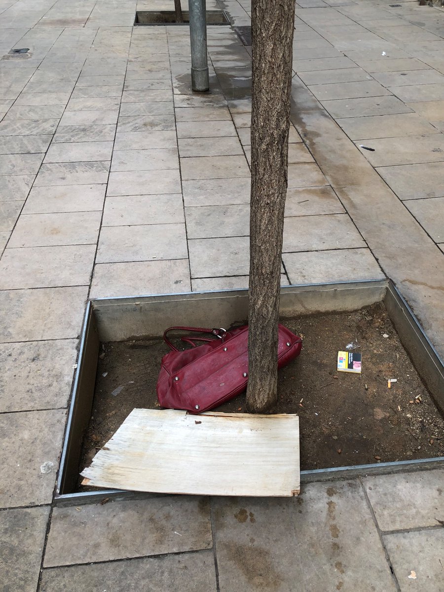 paolodsv's tweet photo. Poble Sec avui 12 març 2026, Carrer Blai. "Pla endreça", "ordenança civisme"... on són les multes? @jmartigalbis @JuntsXCat @bcn_ajuntament https://t.co/EXTPpE0bHi