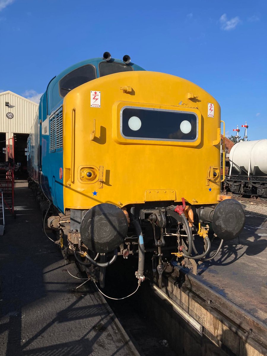 TheGrowlerGroup's tweet image. It’s that time of year again. 37215 having a ‘B’ exam @GWSR
In the shed, D6948 is having its air tank pipe work reconnected following its insurance inspection and also having an air filter change. 
On the workbench, oil pressure switches are being striped and cleaned. #class37
