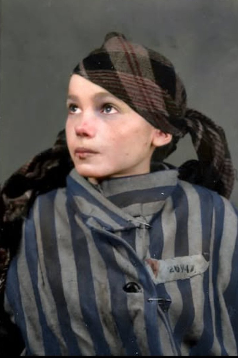 Tego dnia, 83 lata temu w Auschwitz, niemiecki "lekarz" zamordował Czesię zastrzykiem fenolu.

Trzy tygodnie wcześniej Niemcy zamordowali jej mamę.