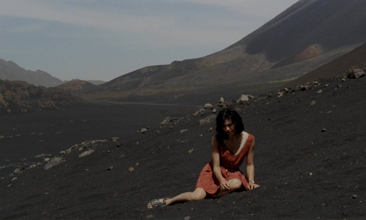 fearofyou's tweet photo. Casa de Lava, Pedro Costa (1994) https://t.co/4pqUeMyFqj