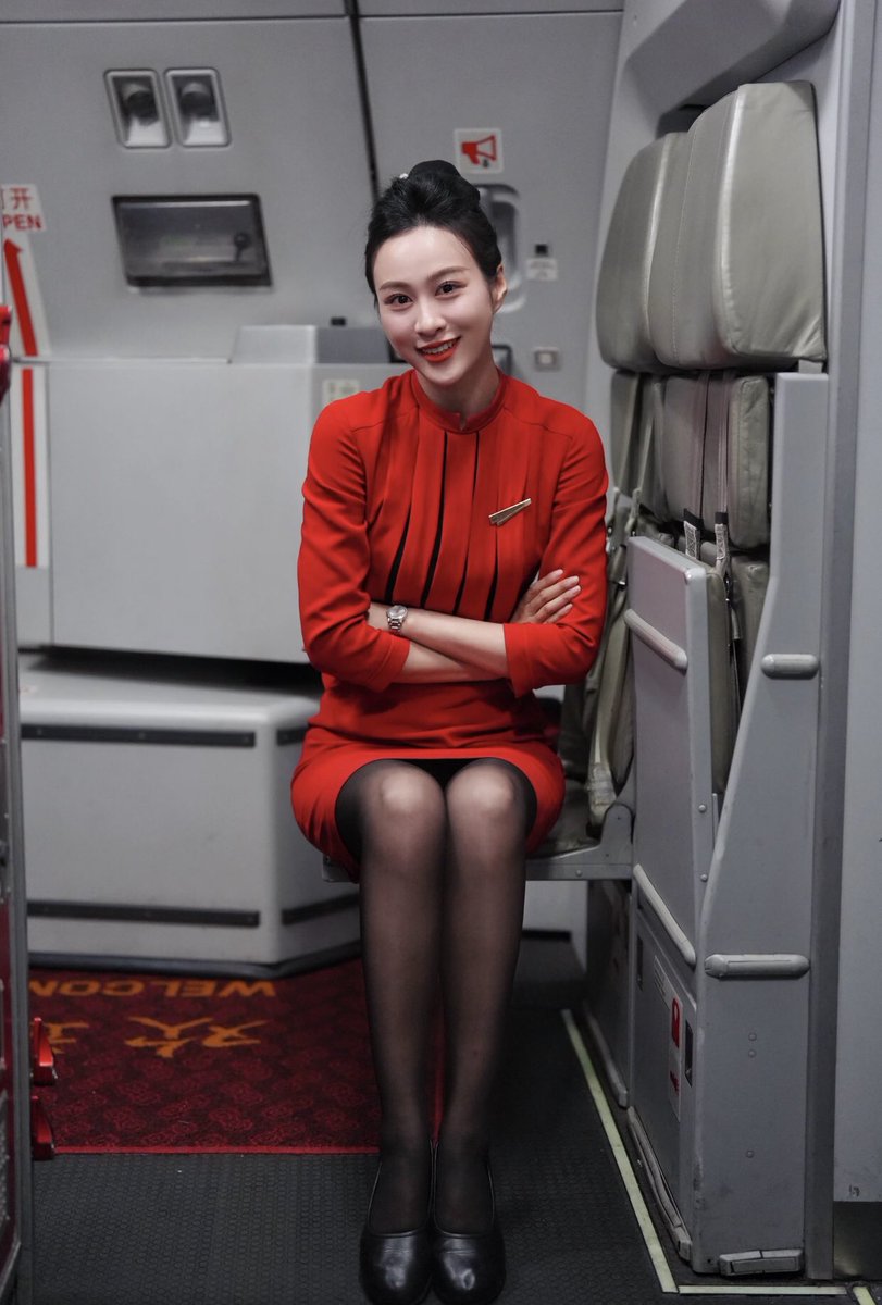 川航空姐 菲菲 tweet media