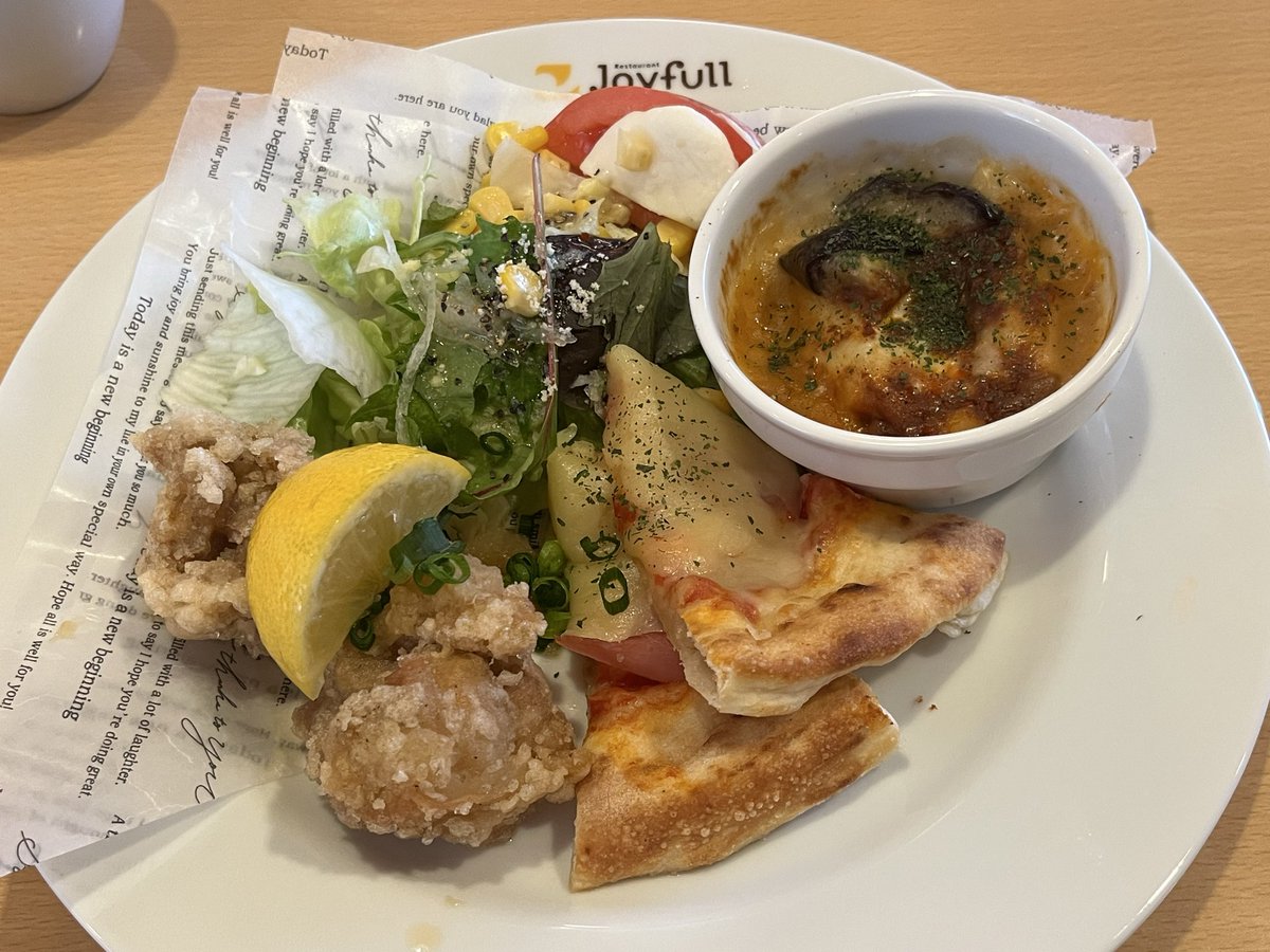 tojyofp's tweet photo. #ジョイフル試食会 初参加（昨日）
色んな料理をちょっとずつ食べられて良かったです😊

豚肩ロースステーキが特に美味しかった！
ので、来月のメニュー改訂が楽しみ。

基本自炊しないので年間400食以上お世話になっているのです… https://t.co/YVRDDDONof