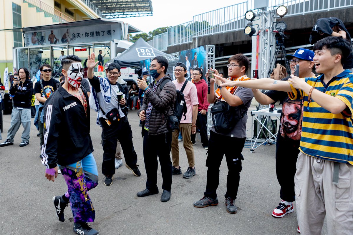 来月のRED ZONE vol.2に向け、皆が牙を研いでるな。

台湾にいる俺の胸にもDROPKICK。心は日本と共にあるぜ。

初戦は単なる3WAYじゃねえ。MY WAY、HEAT-UP、DROPKICK、3団体が意地を削り合う戦場だ。

胸に刻んだ誇りを背負い、真っ向から『自分のプロレス』をぶちかましてやる。

#DROPKICK