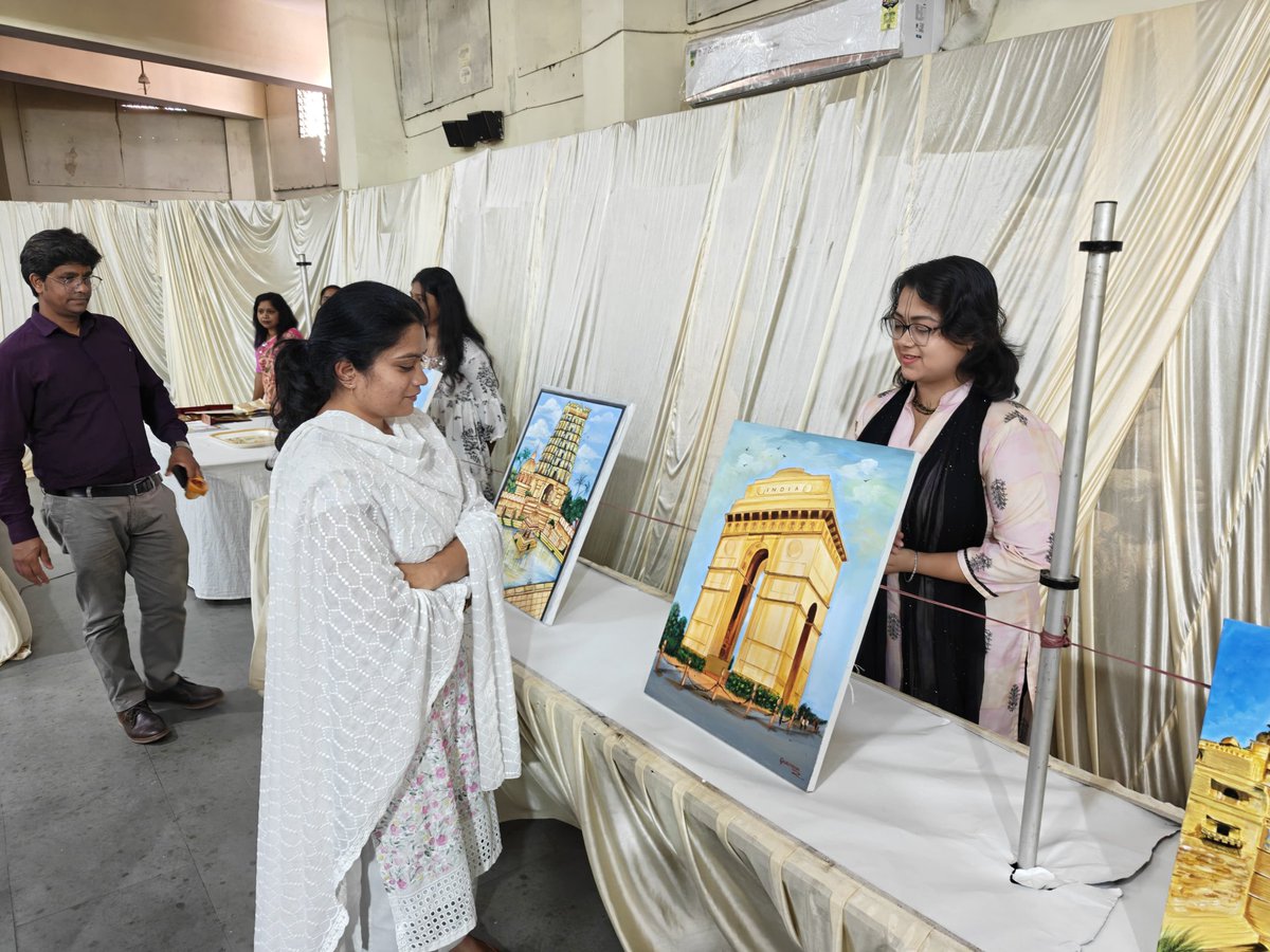 MuseumMathura's tweet photo. राजकीय संग्रहालय, मथुरा में आज दिनांक 12 मार्च 2026 को संग्रहालय के 152 वे स्थापना दिवस समारोह का उद्घाटन मुख्य अतिथि श्रीमती लक्ष्मी नागप्पन (IAS) उपाध्यक्ष - मथुरा वृंदावन विकास प्राधिकरण  द्वारा मां सरस्वती के चित्र पर माल्यार्पण एवं दीप प्रज्ज्वलित कर किया गया। https://t.co/nRlJS7AJDN