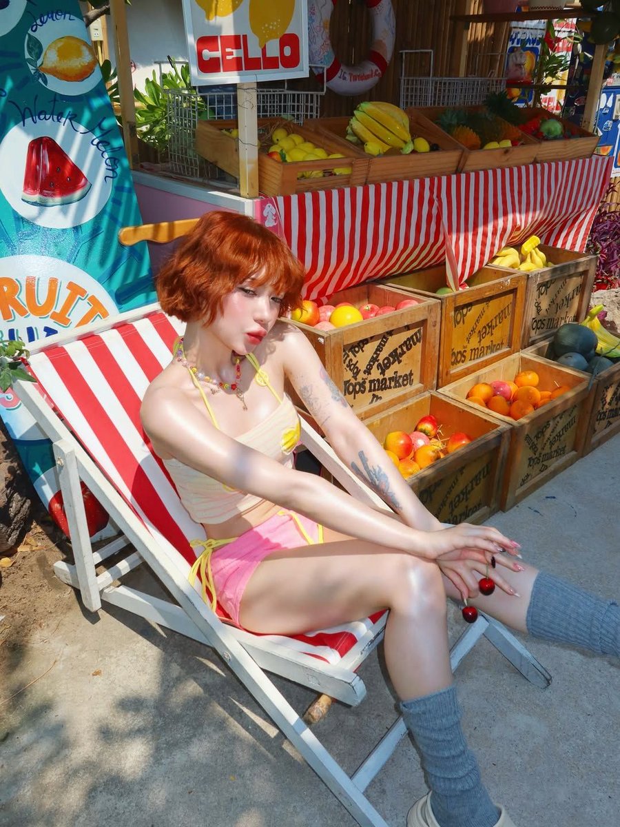 tvpoolsocial's tweet image. ทะเลที่ว่าร้อน ยังสู้ความฮอตของเธอคนนี้ไม่ได้! 🔥 พลอยชมพูจัดเต็มลุคบิกินี่สีลูกกวาด แจกความสดใสหวานอมเปรี้ยวริมทะเล 🏖️ งานนี้ใจละลายไปพร้อมไอศกรีมแล้วจ้า! 😍✨ 

#ทีวีพูล #Ploychompoo #พลอยชมพู #SummerVibes