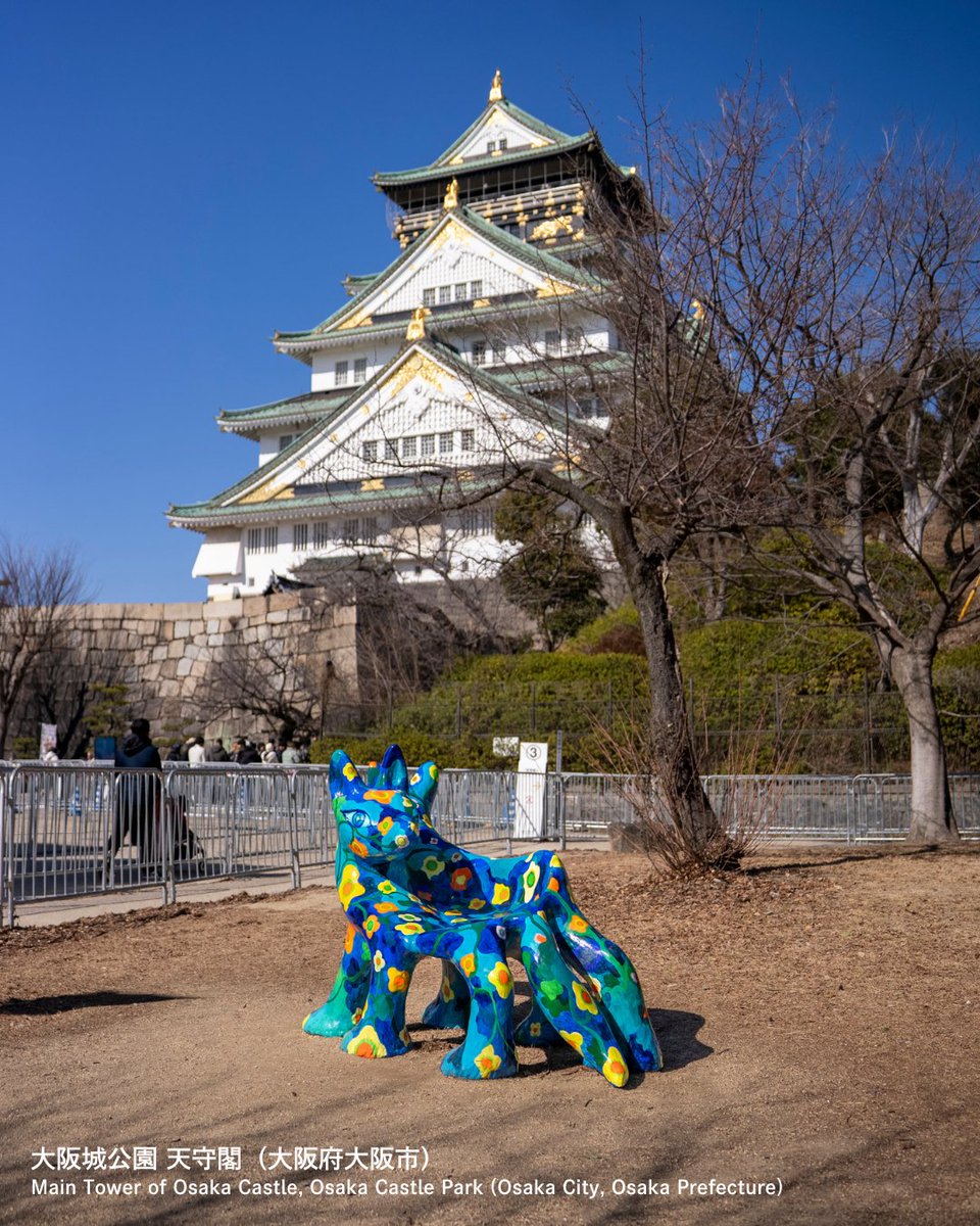 expo2025japan's tweet photo. #PostEXPO2025 News✉
┈┈┈ ⠢⠔ ┈┈┈┈┈┈┈
#OsakaHealthcarePavilion ’s Wolf Benches were loved by visitors🐺

These benches have now left Yumeshima and are waiting to see you all again in their new homes🌸

#EXPO2025 https://t.co/qN0LuClJKi