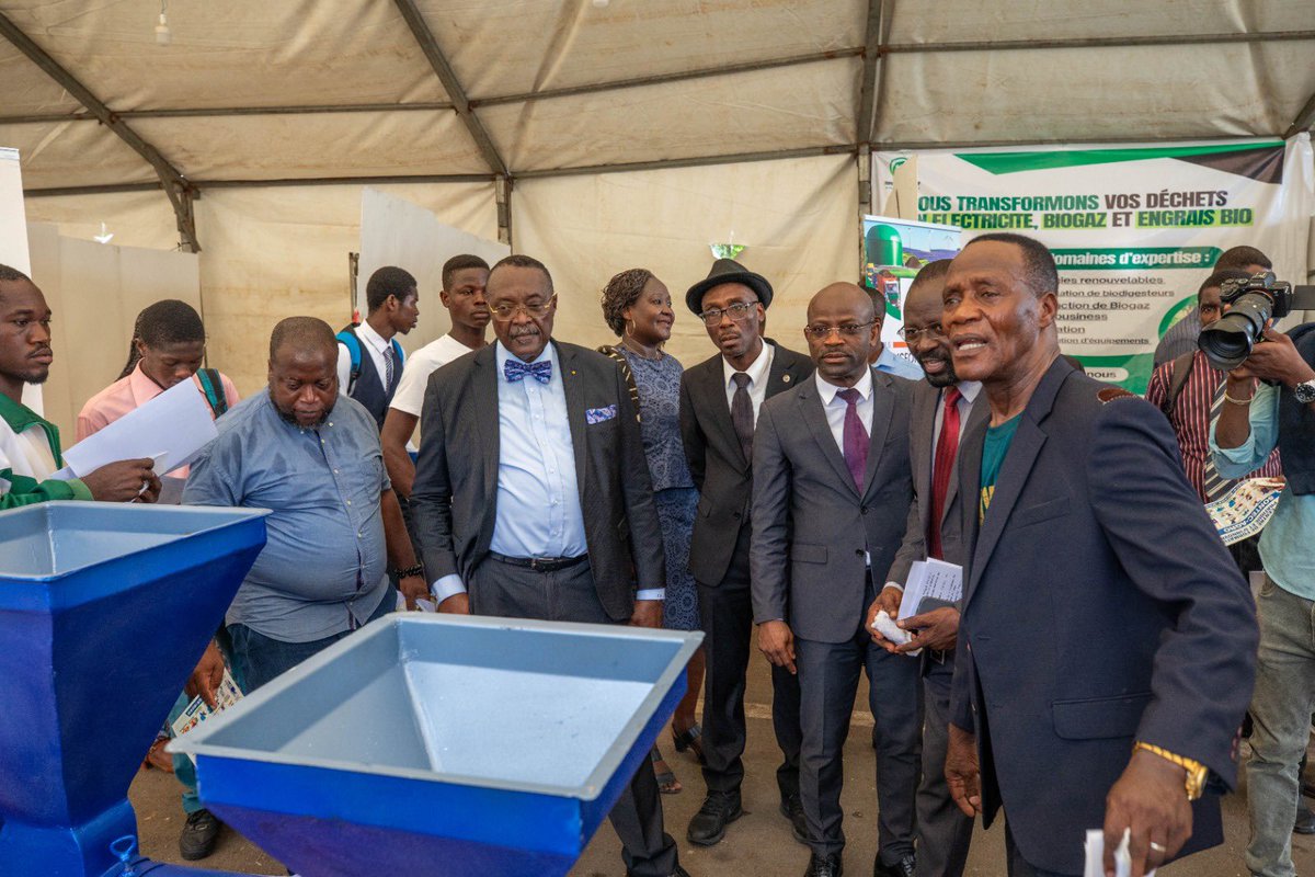officielccitogo's tweet photo. La 1ère édition de la Foire des Inventions et Innovations du Togo (#F2ITogo) a ouvert ses portes à l’Université de Lomé. initiative de la #CCITogo. Objectif : rapprocher la recherche, l’innovation et l’entreprise pour transformer les inventions en opportunités économiques.
#F2I https://t.co/Eu6s0YPuW4
