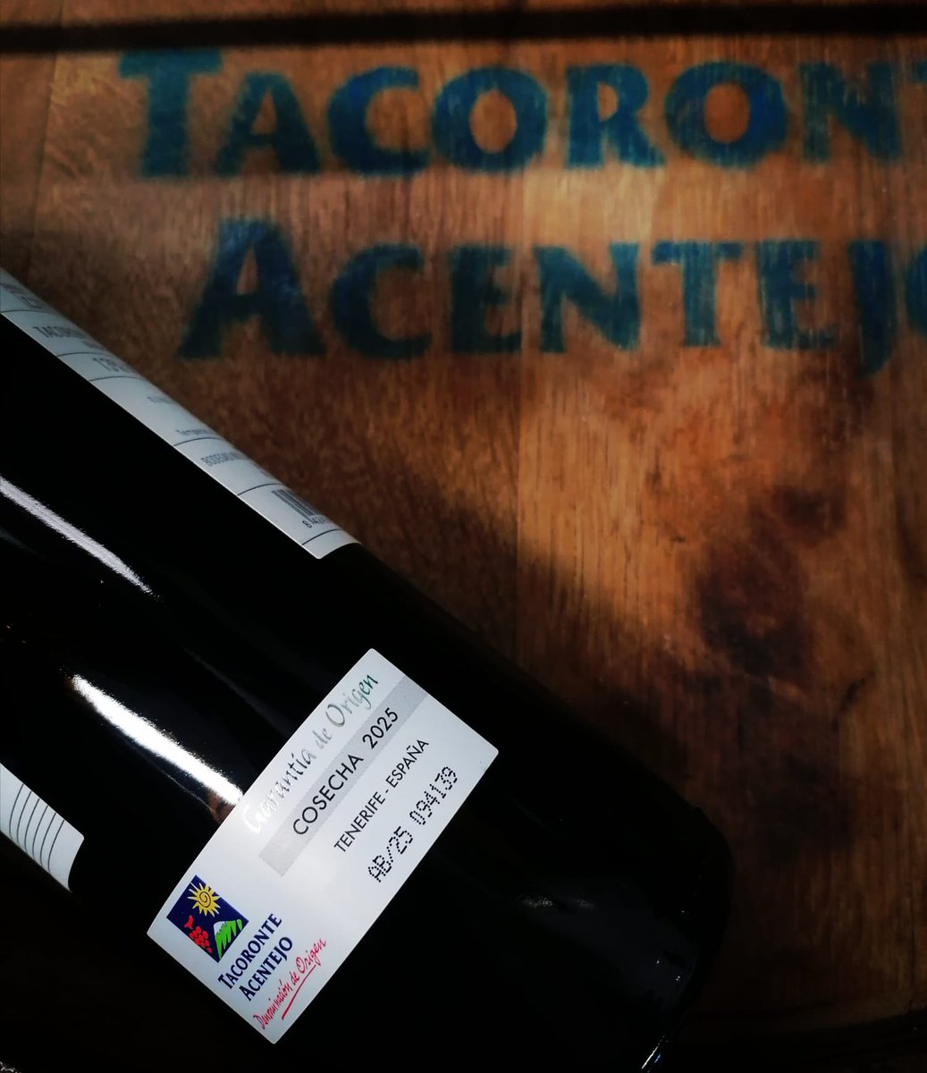 tacovin's tweet photo. Contraetiqueta: Garantía de Origen
Solo la contraetiqueta de denominación de origen en la botella de vino garantiza que el mismo ha sido elaborado con uvas del correspondiente territorio vitícola que aparece en dicha contraetiqueta. ¡Tenlo claro!😍
Tacoronte-Acentejo #winelover https://t.co/gIzX20bLBh