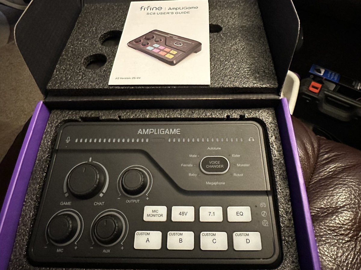 Another birthday treat from my bestie/mod. 
If you didn’t know already, I’m obsessed with all things <a href="/FIFINEMIC/">FIFINEMICROPHONE</a> and I’m so excited to pair their new SC8 audio mixer with my new mic! 
If you’ve used their SC3 and loved it, you’ll love this even more! 
Awesome design and great