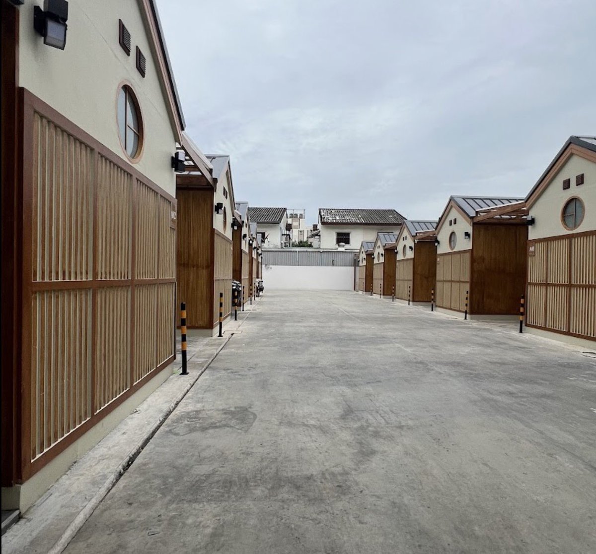 อยากนวดทักมาครับ tweet media