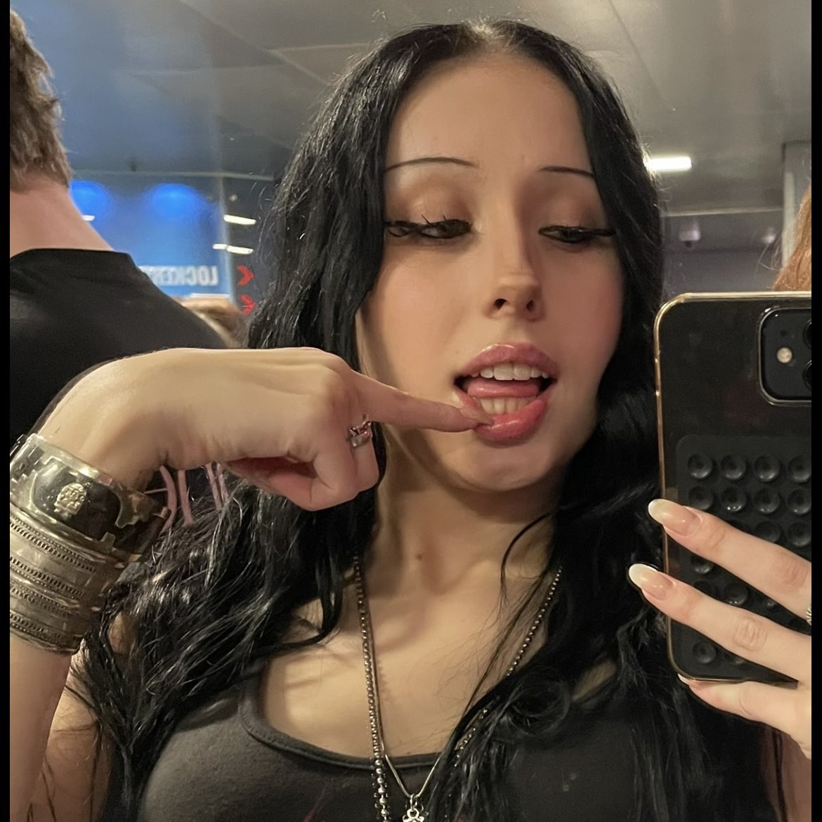 GODDES NOVA tweet media