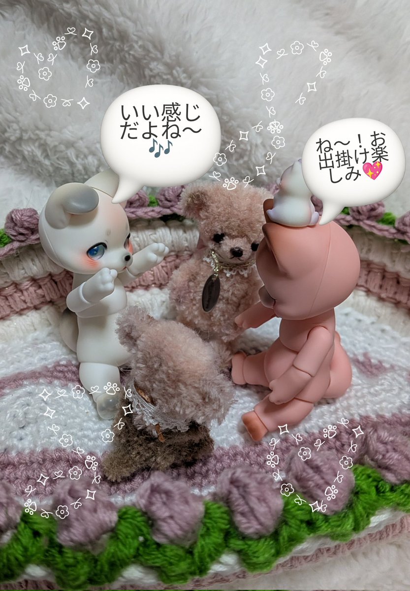 tora27mi's tweet photo. 新しい籠出来ました〜👏
この前のは冬っぽい色で、もう春になるよなってことで、白とピンクの毛糸🧶で編み編み😸
籠の上の所はお花でっす🌷
お花見はこれで皆を連れて行こかな〜😆
#かぎ針
#お花 https://t.co/zMVkmgmi7l