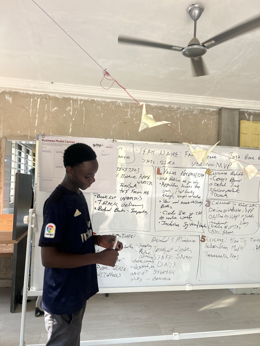 Familytrade_Btp's tweet photo. 🧬👷♀️TBT : BUSINESS MODEL CANVAS 📉
#ThrowBackThursday - Working on our Business Model Canvas and the Team Canvas; answering the How? Why? What & Who? questions needed to need to create a viable product.
#GSTEP #GSTEP2026
#GSTEPChallenge
#GhanaNews
#Tech
#STEMEDUCATION https://t.co/RiJ2x5FFe0