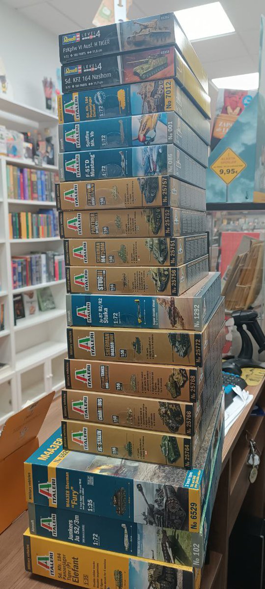 Roleón 🦁 📚 🎲 tweet media