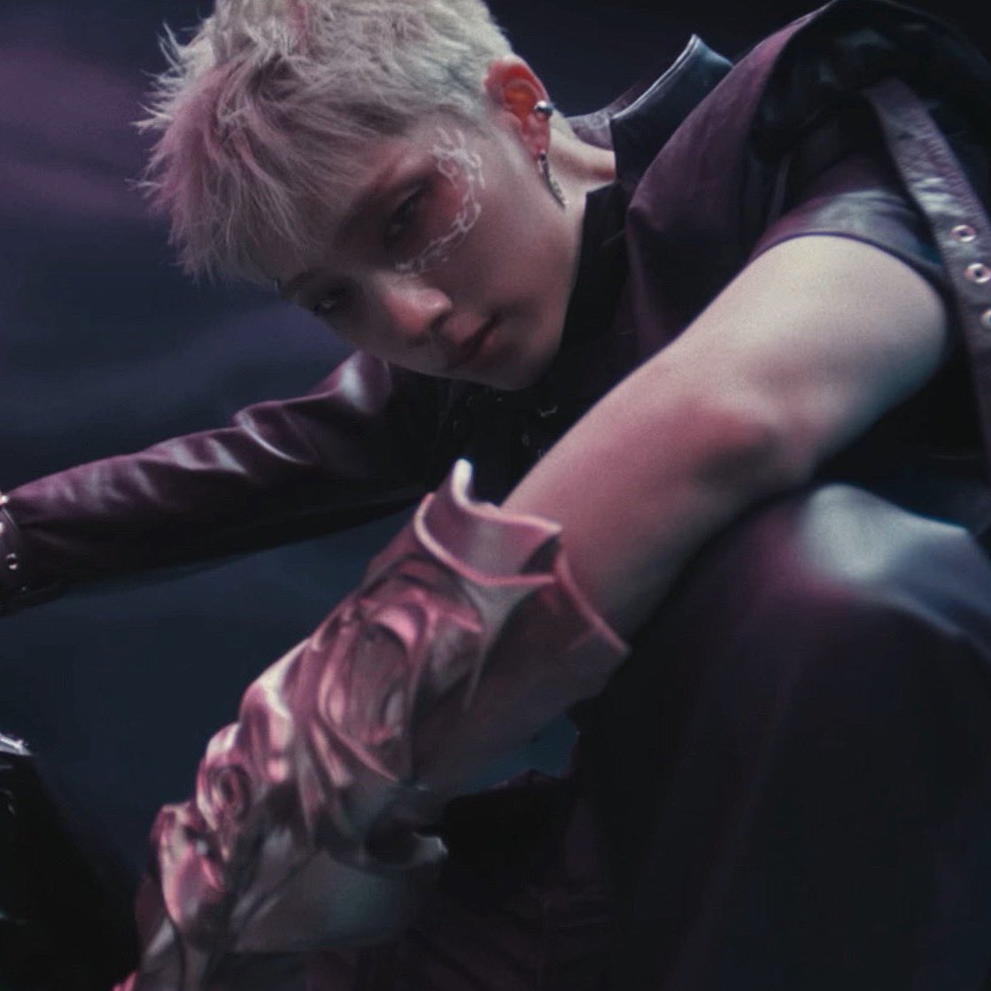 OKAAAAY THIS MONARCH