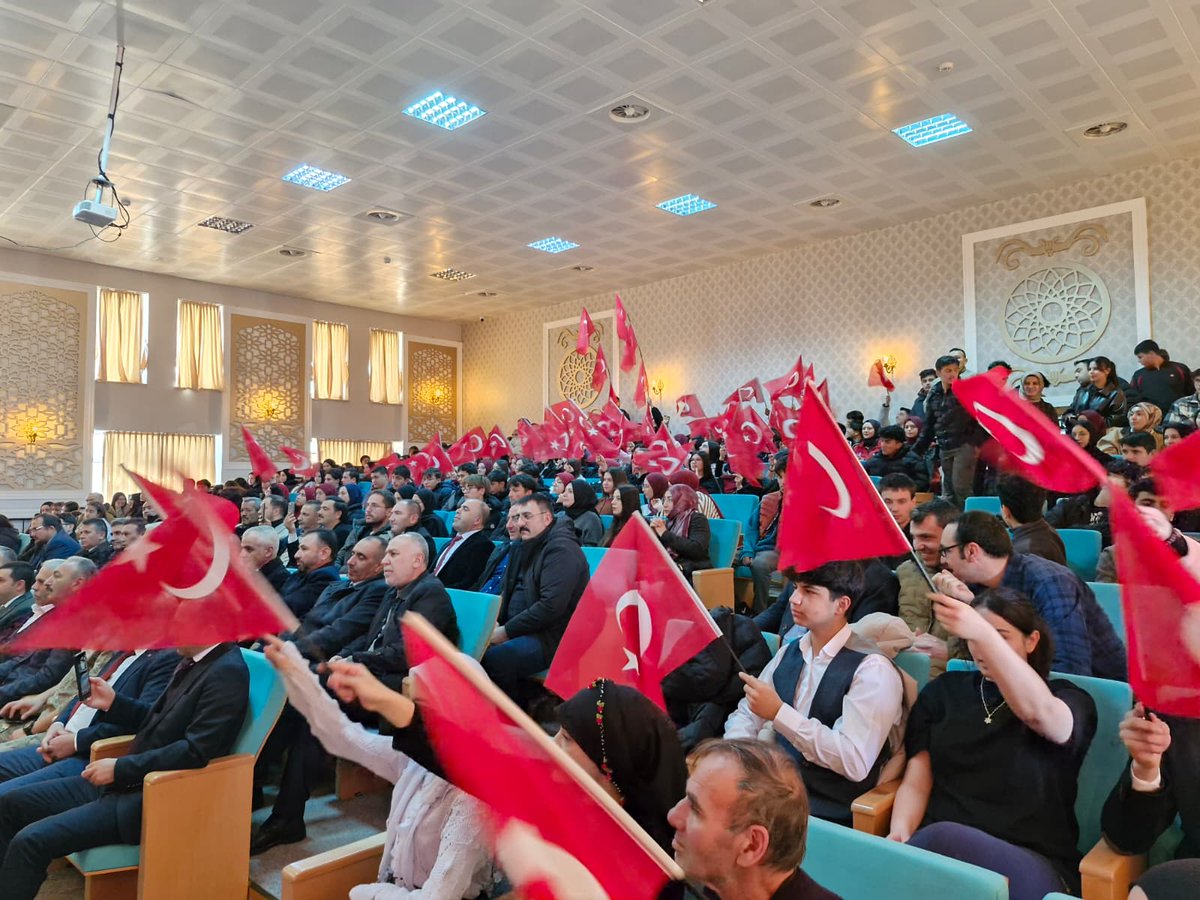 GSBKelkitGM's tweet photo. 12 Mart İstiklal Marşı'mızın Kabülünün 105. Yılı Kutlu Olsun!🇹🇷  Gençlik Merkezi olarak Kelkit Abdulhamit Han Anadolu İmam Hatip Lisesi' nde düzenlenen anma programına katılım sağladık. Bu anlamlı programın hazırlanmasında emeği geçen tüm öğretmen ve öğrencilere teşekkür ederiz. https://t.co/aHFz8MbW5z