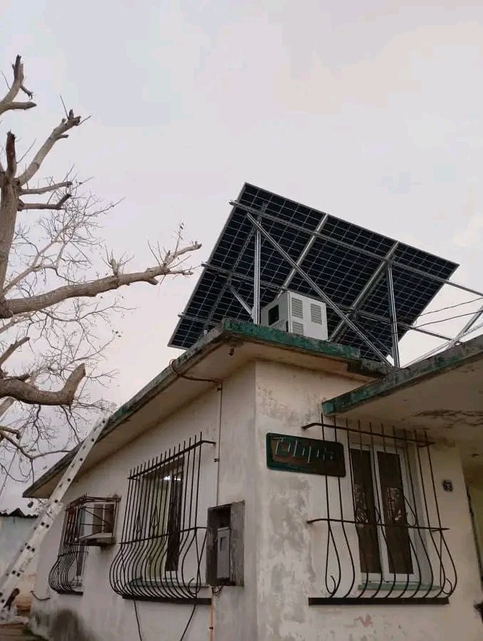 Ya la falta de fluido eléctrico no será una causa para ir por gusto al banco. El Banco Popular de Ahorro (BPA) de Camarioca ya tiene montado y funcionando el Sistema Fotovoltaico.

 #CubaVencerá 
#MatancerosEnVictoria