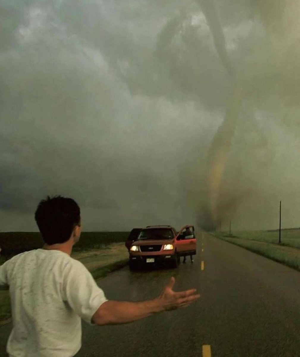 Composition tweet media