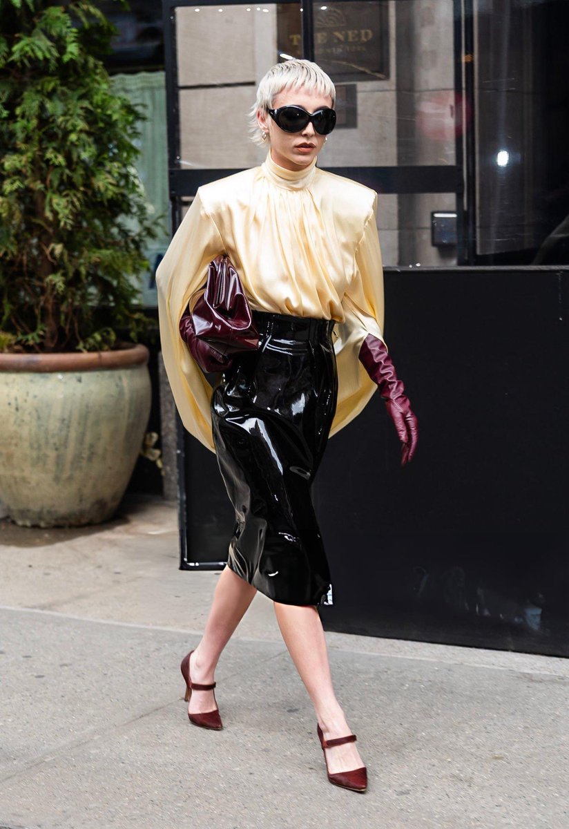 Emma Chamberlain Access tweet media