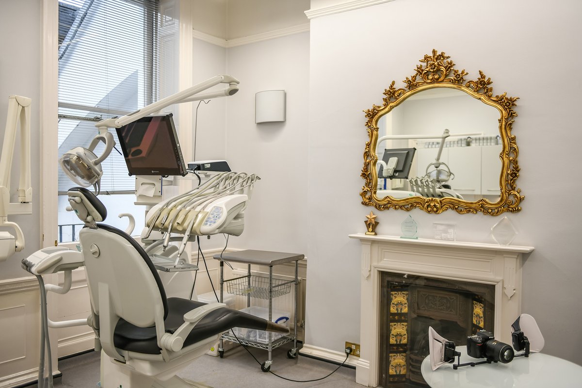 MPLInteriors's tweet photo. MPL’s portfolio of dental practice &amp; healthcare refurbishments shows surgery conditions don’t have to mean a compromise on style. We inject glamour and luxury into waiting areas, receptions and consultation rooms.

Take a look at our project portfolio https://t.co/3V6u93KG8H https://t.co/wKBLIhJHLN