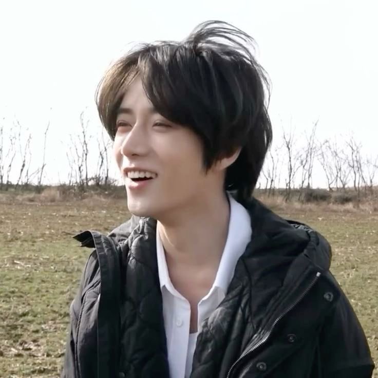 웃는 모습이 가장 예쁜 범규야
#봄볕의따스함은알콩이전해준사랑 
올 한 해도 웃는 일 가득 하길 바래
#OurHalfBeomgyuDay
생일 축하해~😍😍