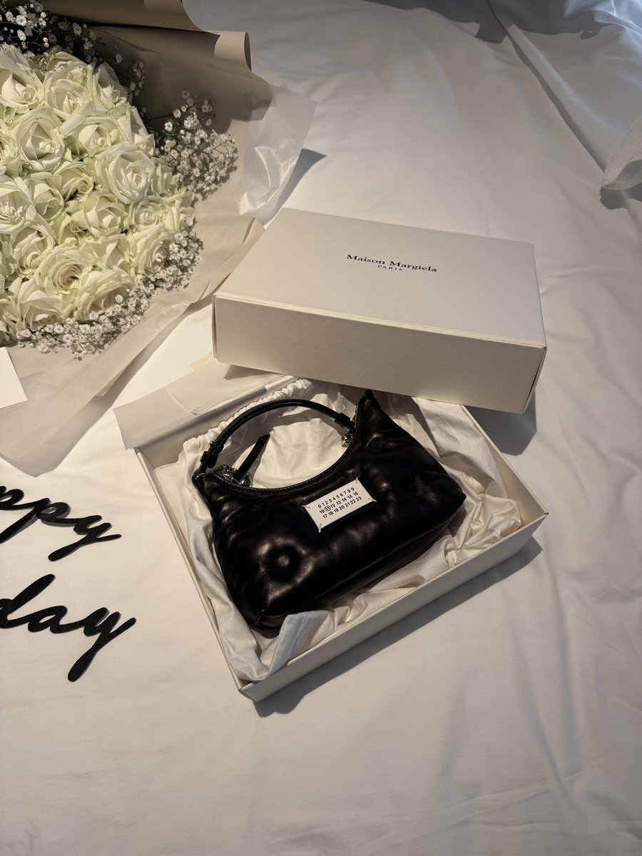 .⋆𝜗𝜚 tweet media