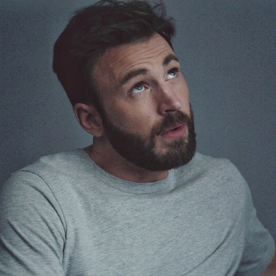 ⭐️ Chris em Defending Jacob. 

#chrisevans