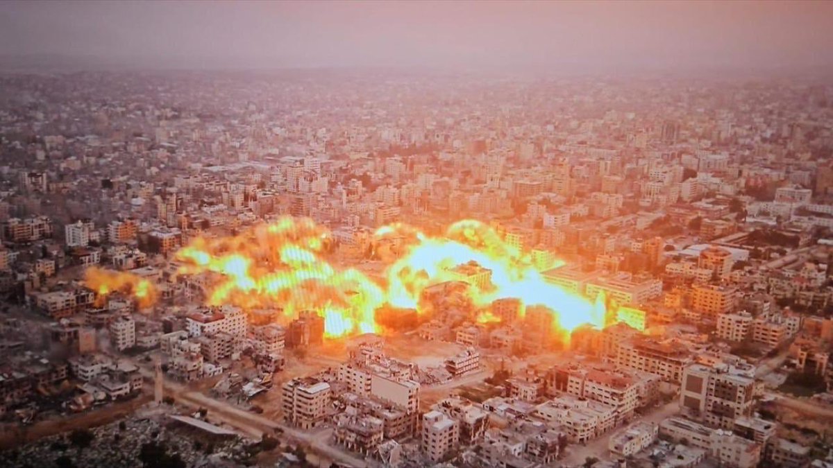 Israele - mentre bombarda a tappeto l’Iran - prosegue il #GENOCIDIO a Gaza e continua la pulizia etnica in Cisgiordania occupata e bombarda, e invade il Libano. 
L’IDF, incurante della missione ONU di pace dispiegata sul terreno, ha invaso il sud del Libano, mentre i piloti