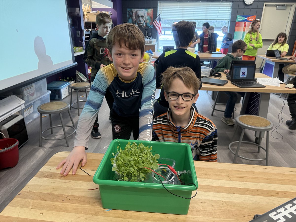 Teach_Innovate's tweet photo. 5th graders coded automated hydroponics systems to water and grow microgreens. Today was time to harvest! We had fun tasting the different microgreens! #GoCIGo #microgreens #GoCIGo ⁦@CISchoolDist⁩ #microbit #code https://t.co/5nn8Z80It3