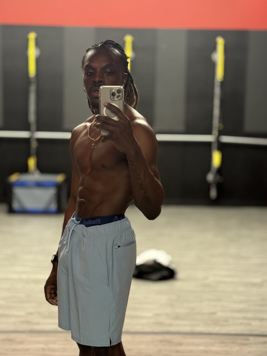 ashawnd's tweet photo. Summer body loading 💪🏾 https://t.co/RuZK1vR4rI