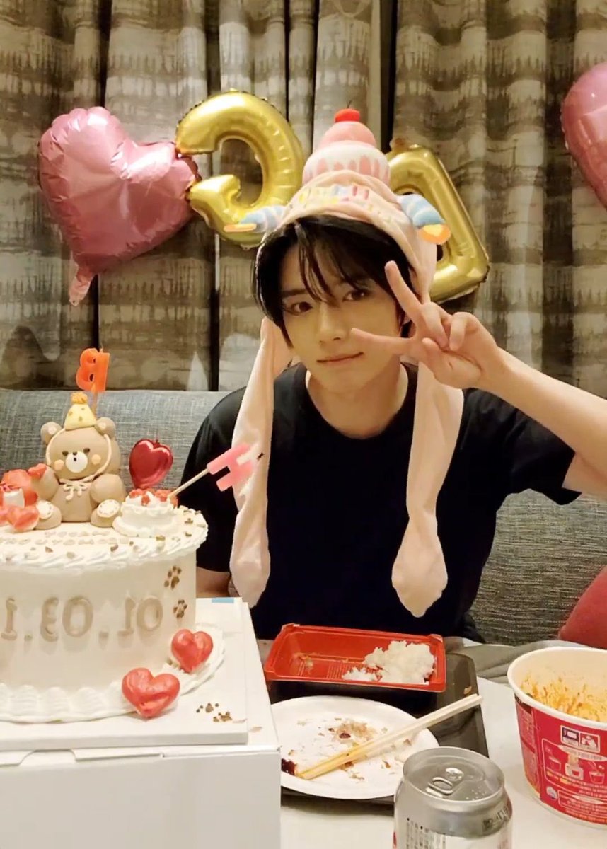 Happiest birthday to our talented, hardworking and forever moodmaker Choi Beomgyu! 🧸🎂

May this new year of your life be filled with lots of love and opportunities. We love you so much! 💕

BEOMGYU IS OUR ANSWER
#OurHalfBeomgyuDay
#봄볕의따스함은알콩이전해준사랑