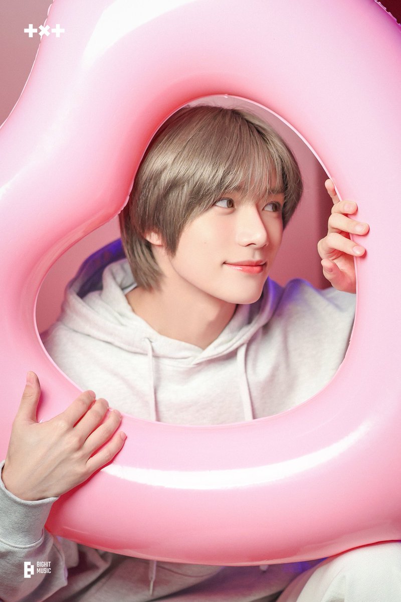 cbgstwt's tweet photo. IT’S TIMEEEEEEEEEEE!!!!!!! HAPPIEST BIRTHDAY BEOMGYU!!!!!!!!!! DROP THE TAGS!!!!! 

BEOMGYU IS OUR ANSWER
#OurHalfBeomgyuDay 
#봄볕의따스함은알콩이전해준사랑
#MOAの幸運のクローバーボムギュ https://t.co/1m5NtW2Al1