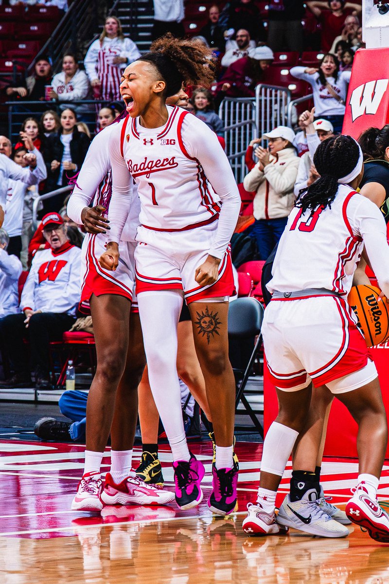 BadgerWBB's tweet photo. Some of our favorite Kohl Center moments this season ❤️

🏠 10-0 home start - best ever at the Kohl Center
📈 2nd-best home opening in program history
🔥 11-5 home record - best since 2008–09

#OnWisconsin | @UWHealth https://t.co/DLhcxErwrU