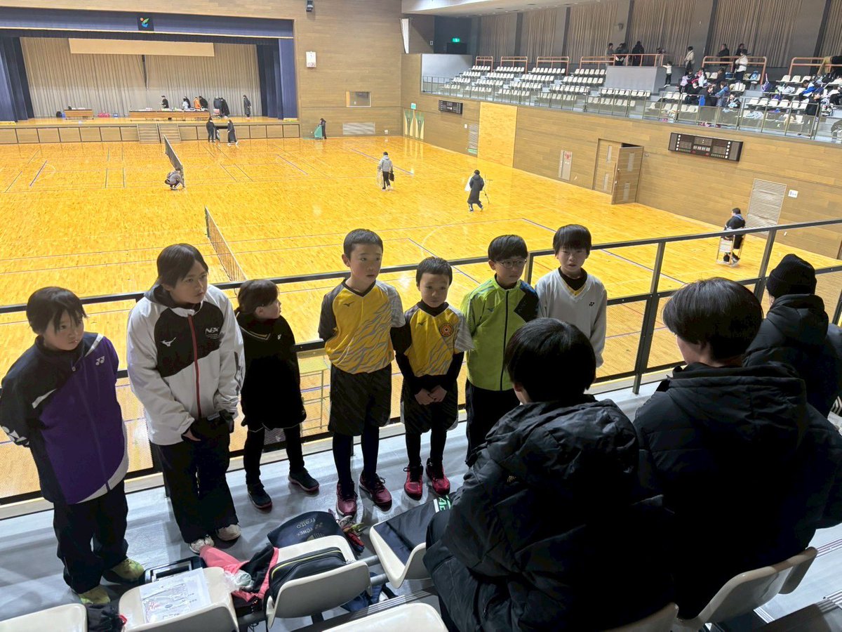KSTC15's tweet photo. 第4回 KEIスポーツ杯 県北小学生ソフトテニスインドア大会 男女混合団体戦
今年は6年生が東西対抗と重なり5年生以下で挑みました💦
結果の方は残念ながら4連覇とは行かず第3位🥉来年こそは再び優勝に返り咲ける様に1年間頑張りましょう👊

#河北stc 
#石巻
#KEIスポーツ杯
#勝ち続けるのには理由がある https://t.co/Z1AoecAWYv