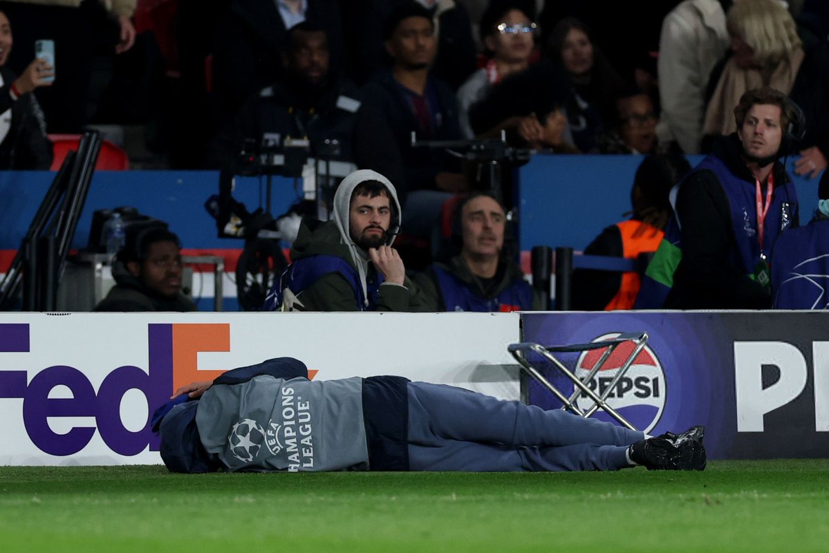 🚨🚨 L’UEFA OUVRE UNE PROCÉDURE DISCIPLINAIRE CONTRE PEDRO NETO après l’incident avec un ramasseur de balle lors du match de Chelsea.

Selon le règlement de l’UEFA, il risque au moins 1 match de suspension pour conduite antisportive.

<a href="/RMCsport/">RMC Sport</a>