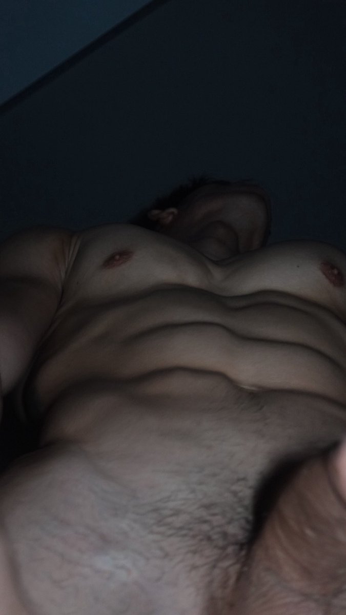 亚米-京(接推/出万号) tweet media