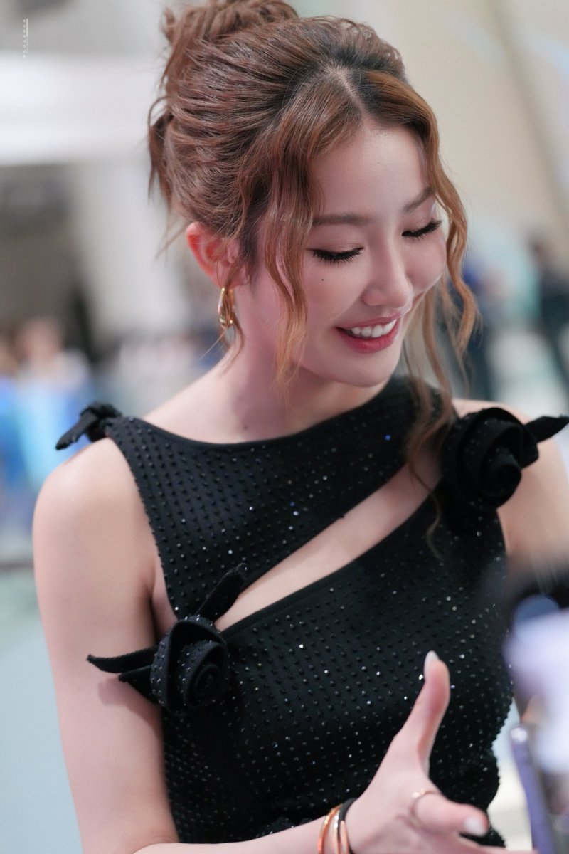 rushhour39's tweet photo. คุณวิคกี้เจอกันงานหน้านะคะ

TUNGPANGJESSIE 9ENT X SIAM PARAGON
#9entawards2026xTungpangJessie
#Jessienatsiya https://t.co/hNbnOqv6Ct