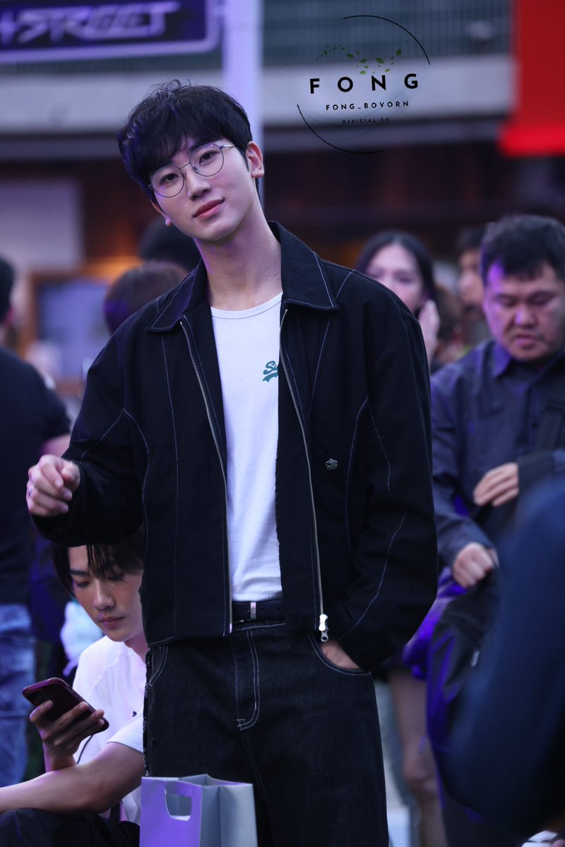 แว่นนนมานี่มา🥰

#HSTREET 
#PUMATH #PUMAHSTREETHOUSE 
#bovorntalk
#สายลมของฟง
<a href="/BovornT/">Bovorn Talk</a>