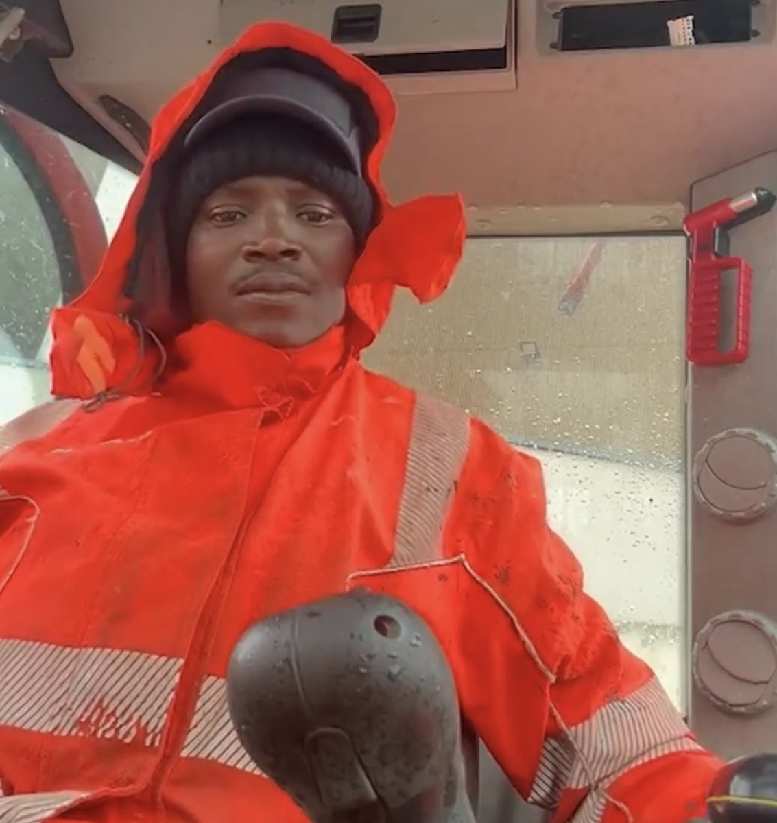 🚨 TRISTE NOUVELLE… 

Un an après son César pour "L'histoire de Souleymane", l’acteur Abou Sangaré travaille désormais sur un chantier 💔

Malgré cette récompense prestigieuse, il n’a toujours pas pu décrocher de nouveaux rôles au cinéma…