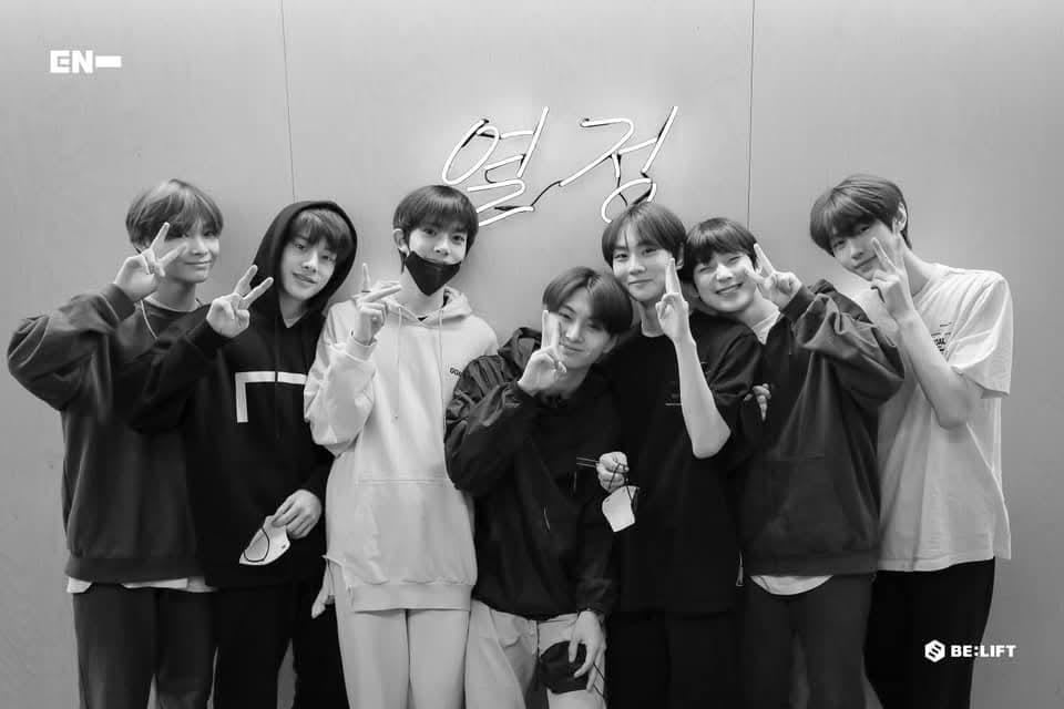 borderdaywon's tweet photo. Just saw this on my “throwback to this day” 😔 man pls bring back my family 🙏🏻 https://t.co/lxqgfz1Qw2