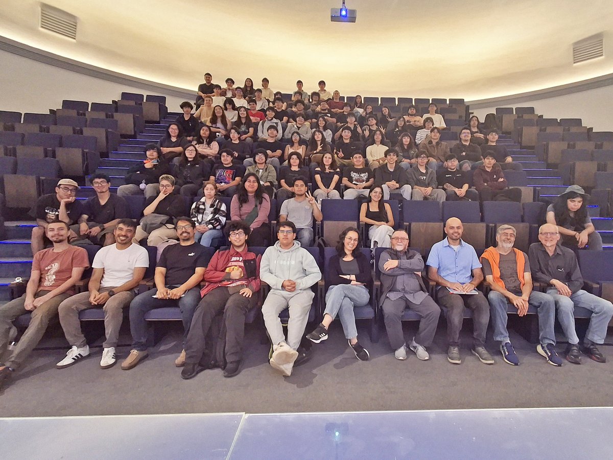 NaturaUdec's tweet photo. ¡Primer día de clases de la carrera de Biología UdeC Generación 2026 ¡Bienvenidos/as! 😉👏🐳
#PostalesFCNO https://t.co/VumNkuae5d
