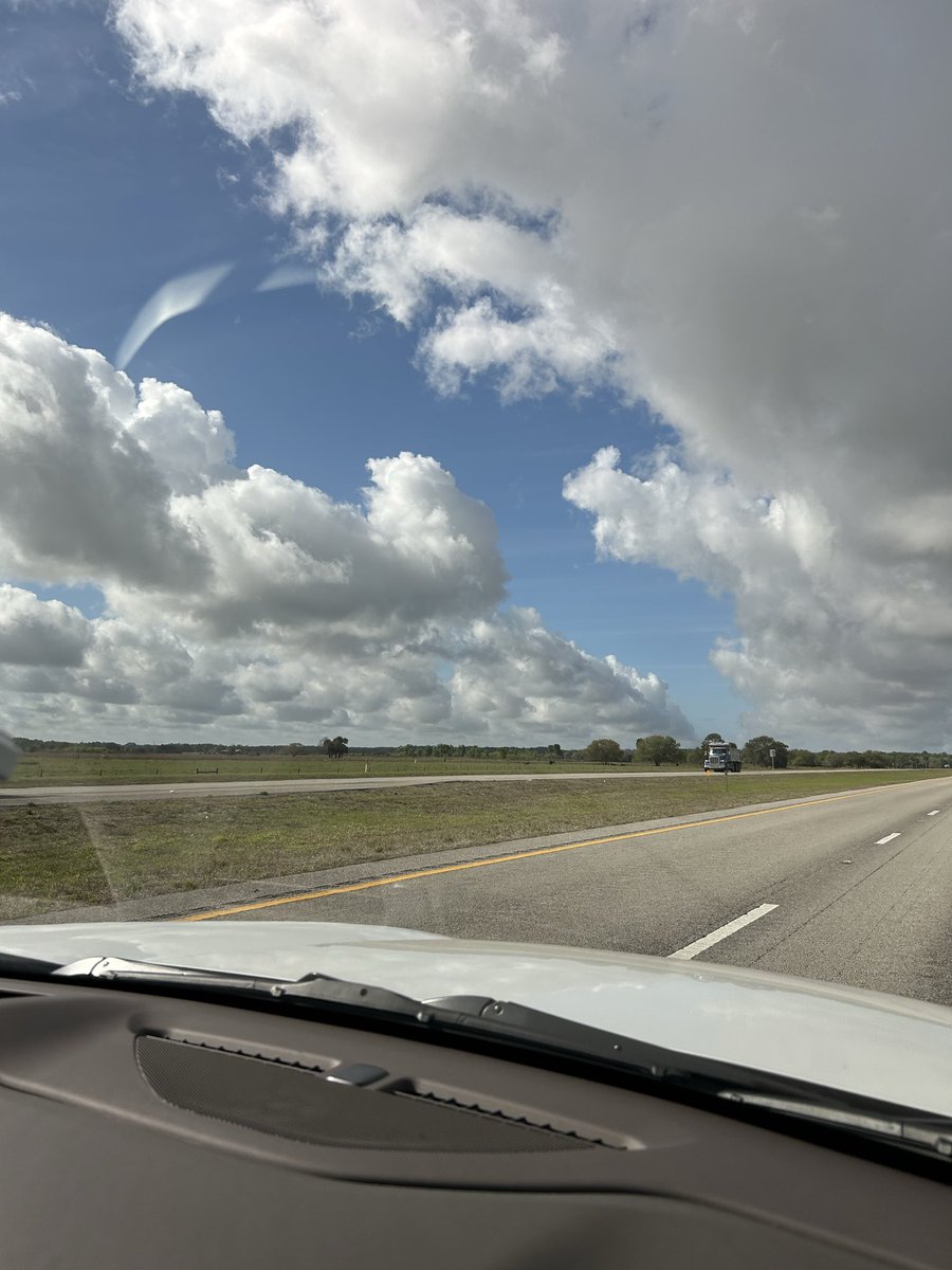 VSwank's tweet photo. @MattDevittWX Cool cloud formations coming across westbound State Road 70. https://t.co/DlTCRoZbv9