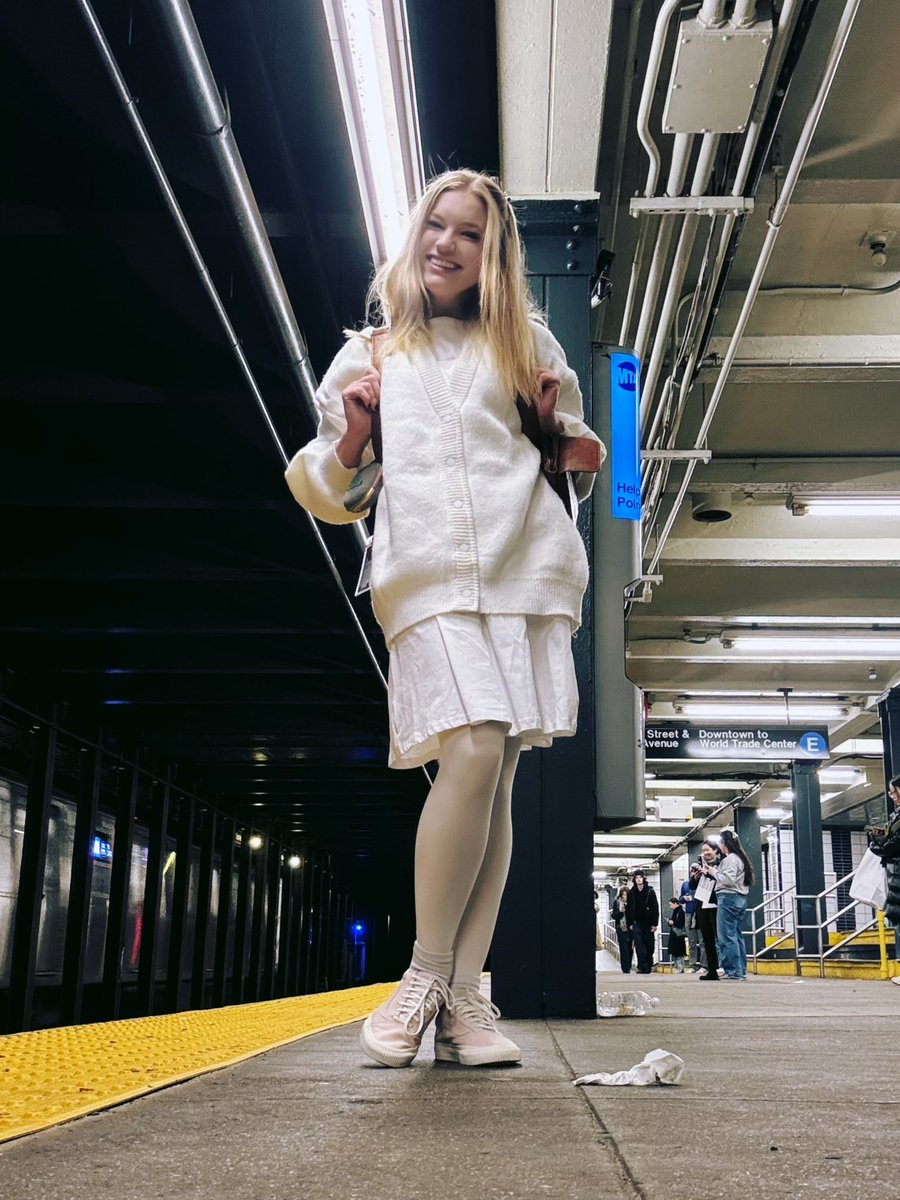 AprylAnonymous tweet media