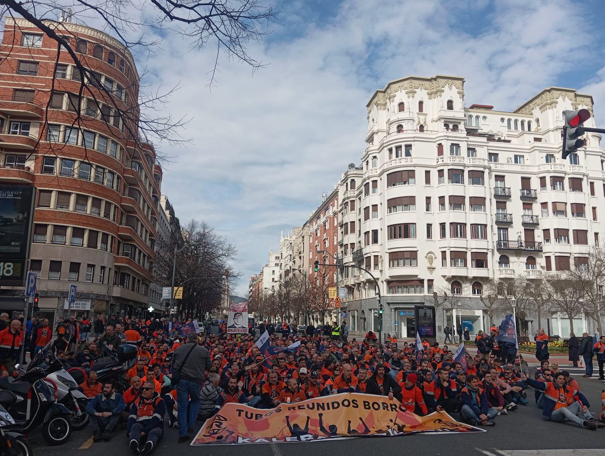 En el referéndum de Trapaga sobre el ERE de Tubos Reunidos se está trasladando una idea equivocada: no existe un acuerdo con solo salidas voluntarias. Si se firma el ERE y no hay suficientes voluntarios, habrá despidos forzosos.