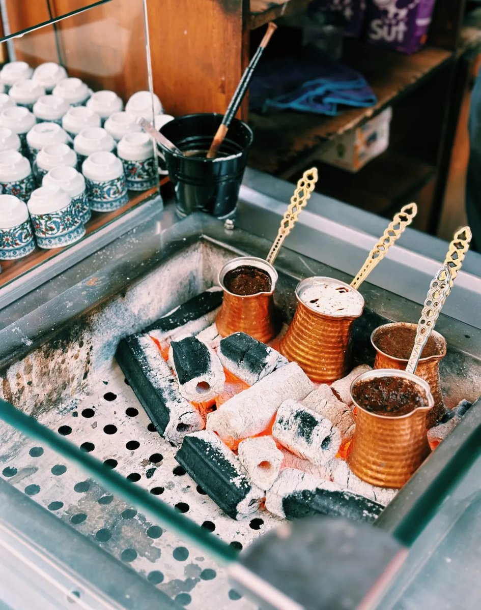 Libros, Nocturnidad y Alevosía tweet media