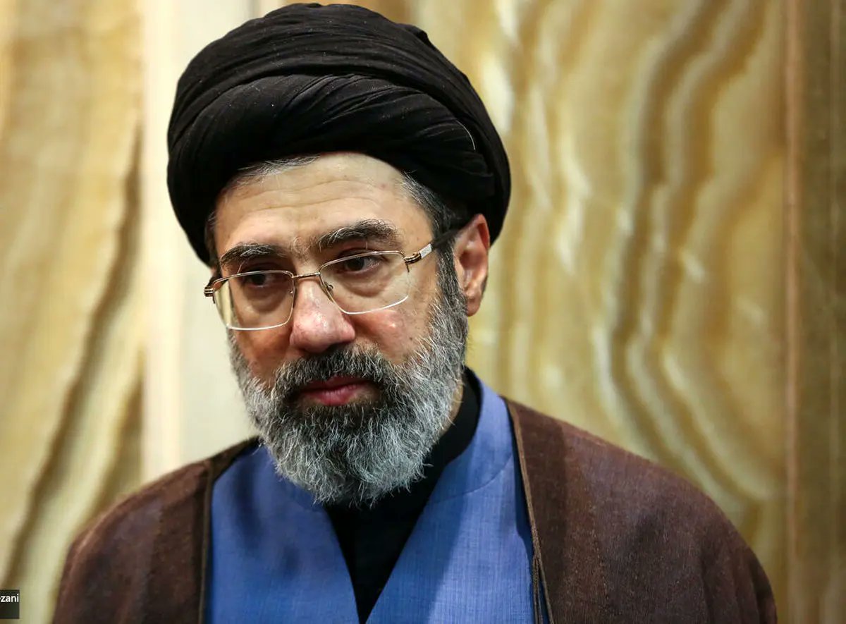 رهبر انقلاب: این اطمینان را به همگان میدهم که ما از انتقام خون شهداء شما صرف نظر نخواهیم کرد

🔹انتقامی که در نظر داریم فقط مربوط به شهادت رهبر عظیم‌الشان انقلاب نیست؛ بلکه هر عضوی از ملت که توسط دشمن شهید میشود، خود موضوع مستقلی برای پرونده انتقام است.