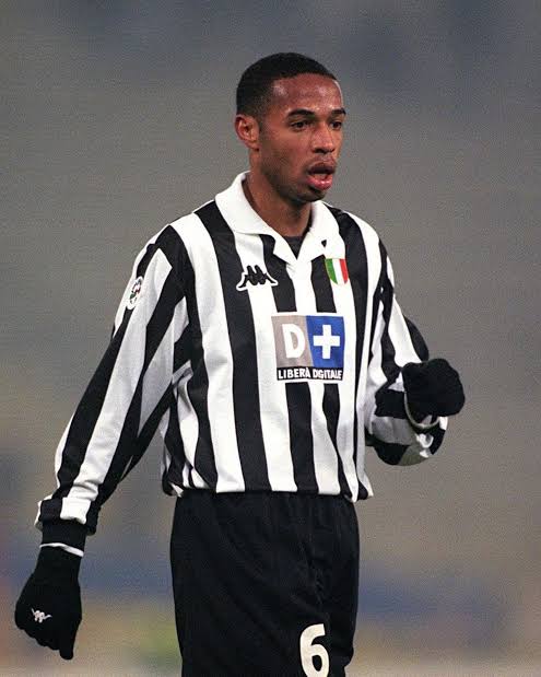 hydearai's tweet photo. @FandomID_ Thierry Henry - Juventus 
Samuel Eto'o - Everton 
King Alex - Delhi Dinamos https://t.co/MdbGVljXKU