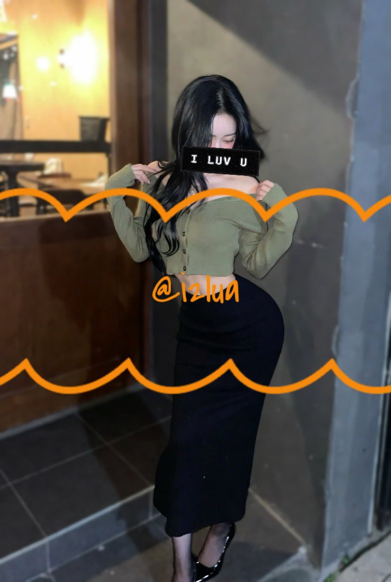 i2lua2's tweet photo. 한껏 엉덩이 내밀기 https://t.co/BzPybmfD0j