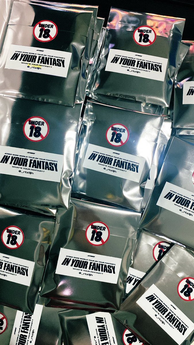 IllaijahO's tweet photo. #InYourFantasy_MNL Freebies — not much but useful(?) 🫣

“What’s your fantasy?” 

🔥strictly 1:1
🔥limited qty
🔥not for minors
🔥we can trade 👉🏻👈🏻
🔥surprise nalang ano nasa loob😭

#ATEEZ #WORLD_TOUR #In_Your_Fantasy 
#에이티즈 https://t.co/vtG8Lj4ri0
