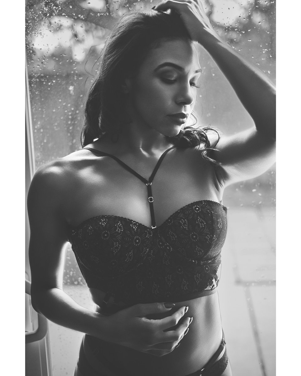 Color or B&amp;W? Please let me know in the comments.
.
Alexandria @alexandriatfranklin using window light only through the sliding patio door on a gloomy day.
.
.
#vegasboudoir #lasvegasboudoirstudio #windowlightonly